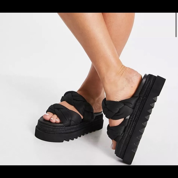 NWT, ASOS DESIGN Tiny padded plaited flat form mules in black, Size 9 - Picture 3 of 4